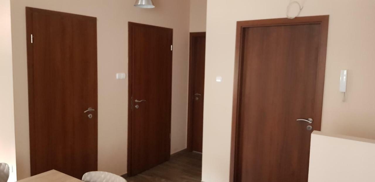 Lotti Apartman Kiskunhalas Exterior photo